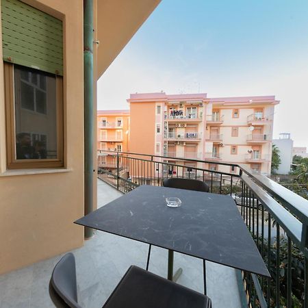 Апартаменты New Sea House Vicino La Spiaggia Del Lungomare Чефалу Экстерьер фото