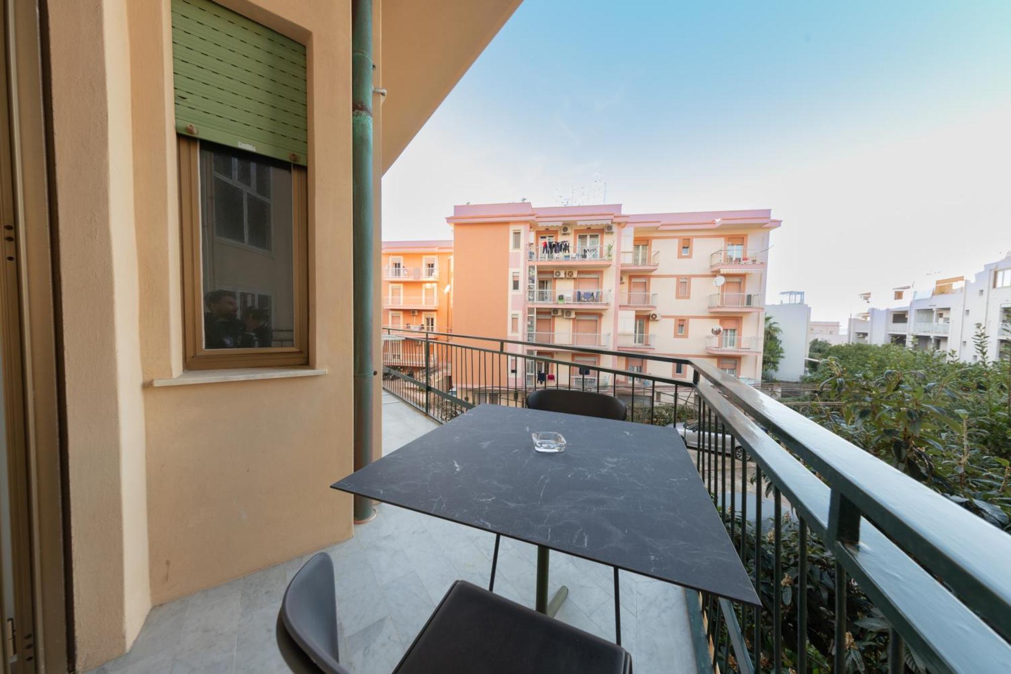 Апартаменты New Sea House Vicino La Spiaggia Del Lungomare Чефалу Экстерьер фото